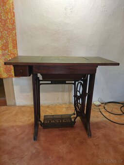 Šicí stroj Singer - 2