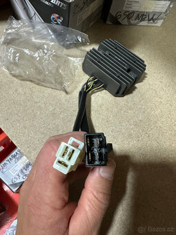 Regulátor dobíjení Honda NTV 600 650 NX 500 650 VT 600 - 2