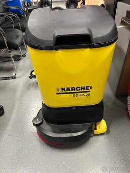 Podlahový mycí stroj - 2