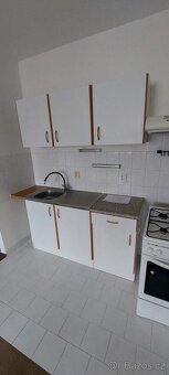 Kuchyňská linka + sporák - 2