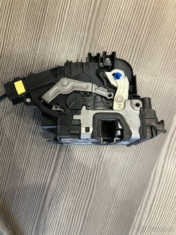 Zámek dveří W166 - 2