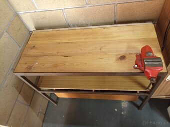 Dílenský stůl se svěrákem - 2