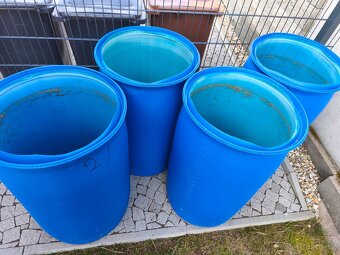 Plastové sudy 220l - 2