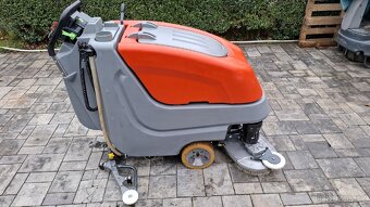 Podlahový mycí stroj Hako B70C - 2