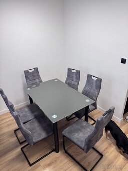 Jídelní stůl a židle - 2