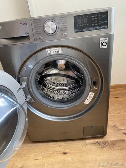 Pračka LG F28V7GY2PE - 2