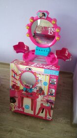 toaletka Barbie - 2