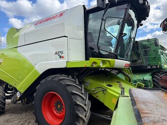 Kombajn Claas Tucano 450 V660. - 2