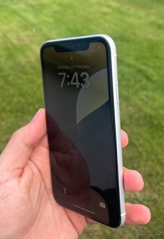Apple iPhone Xr 64GB - 2