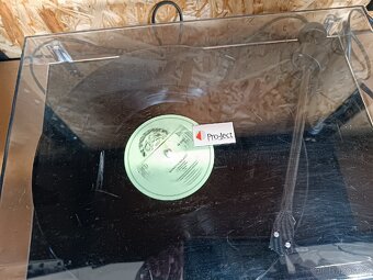 Gramofon Pro-ject - 2