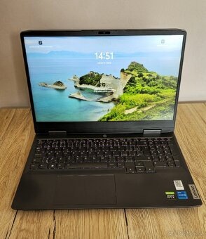 Lenovo LOQ 15IRH8 | RTX4060 | i5-13500H | 2560×1440 - 2