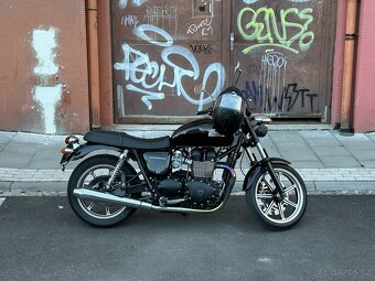 Triumph Bonneville T100 2014, TOP STAV nájezd 4.600 km - 2