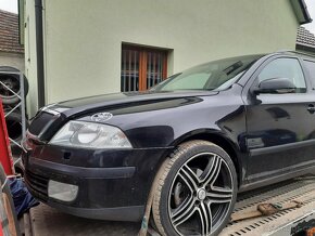 SKODA OCTAVIA COMBI 2.0 FSI 9910 - 2