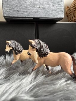 Schleich koně - 2