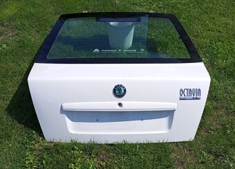 Škoda Octavia 1 víko kufru, světla, lampy, dveře - 2