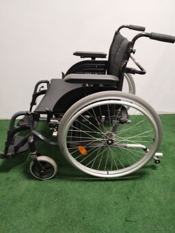 Mechanický invalidní vozík XXXXL, šířka 62 cm - 2