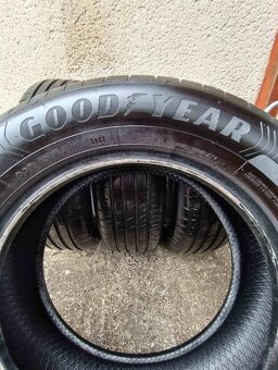205/60 R16 Goodyear EfficientGrip Performance - 2