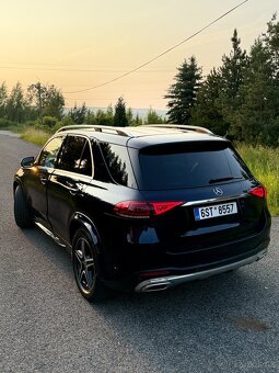 Mercedes-Benz GLE 300d 4MATIC AMG - 2