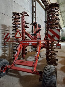 HORSCH Terrano 6 FX - 2