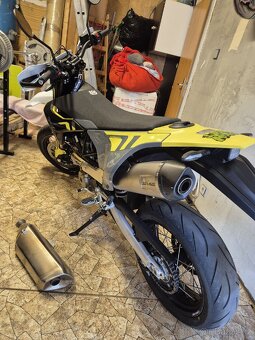 Husqvarna 701 supermoto - 2