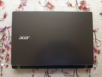 Acer Aspire v13 model: v3-371-385f na náhradní díly. - 2