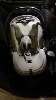 Thule Maple Light Grey + ISOFIX základna Thule Alfi - 2