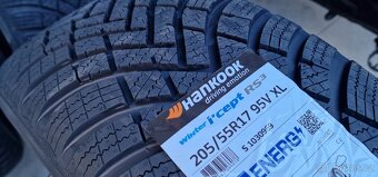 Prodám 205/55R17 95V XL Praha - 2