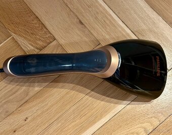 Parní napařovač oděvů Philips GC362/80 Steam&Go - 2