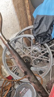 Prodám rozebraný motocykl Herkules - 2