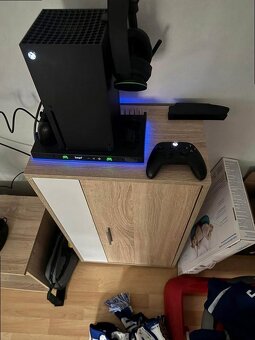 Xbox Series X 1TB s příslušenstvím - 2