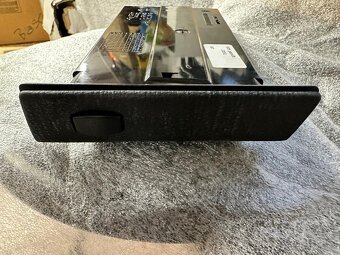 Nápojový držák pro BMW E60/E61 pravý - 2