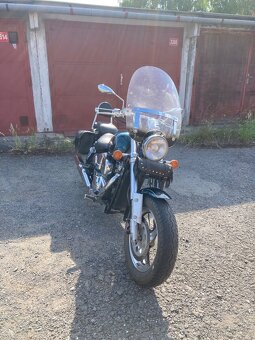 Suzuki VZ800 Marauder - 2