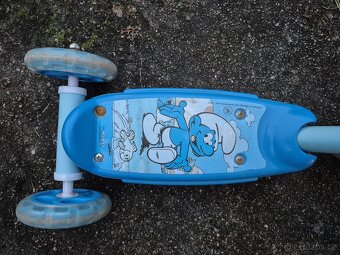 Dětská koloběžka s motivem Šmoulů - 2