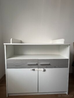 Přebalovací pult / skříň - 2