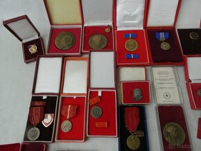 Sbírka  medaile, vyznamenání, odznaky - 2