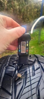 Letní pneu Conti 255/60/18  8mm DOT 4522 - 2