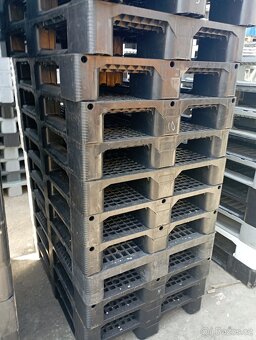 Prodam plastové palety 120x80 nebo 120x100cm - 2
