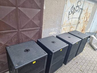 Rcf 18 1200w jedna - 2