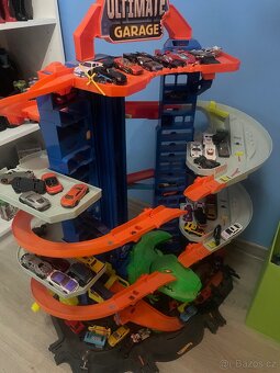 T-Rex garáž Hot wheels - 2