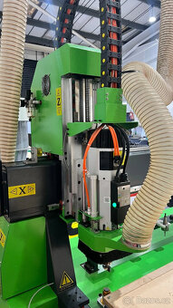 CNC tříosá frézka Mantech Spartan. 6x automatický měnič nást - 2