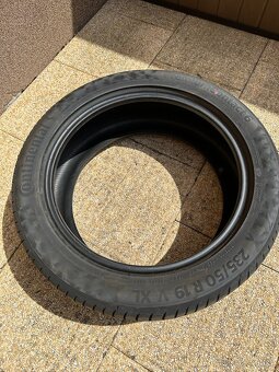 Continental 235/50 R19 - 2