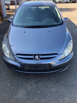 PEUGEOT 307 DÍLY Z VOZU LEVNĚ 2.0HDI 100kw RHR 6-KVALT - 2
