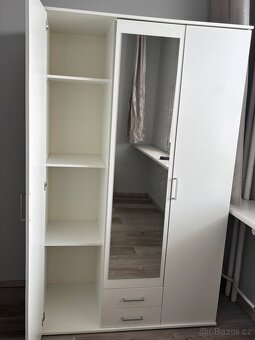 Bílá skříň - 2