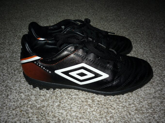 Turfy, tenisky Umbro vel 36,stélka 22cm - 2