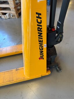 Paletový vozík nůžkový Jungheinrich - 2