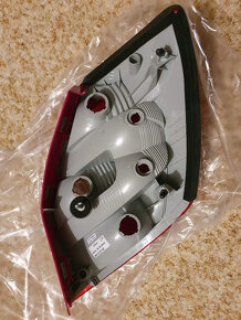 LEVÉ ZADNÍ světlo Škoda FABIA II (HB / combi)- možno i PRAVÉ - 2