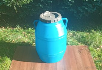 Plastový 50 l sud s víkem - 2
