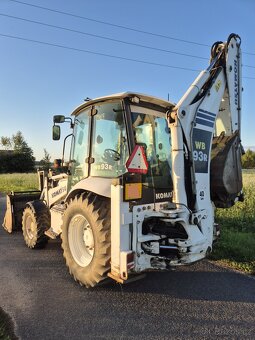 Traktorbagr Komatsu WB 93 R-5 - - 2
