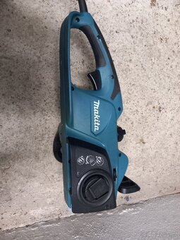 Elektricka retezova pila Makita - 2