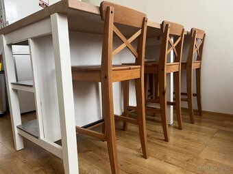 Jídelní stůl s ostrůvkem - 2